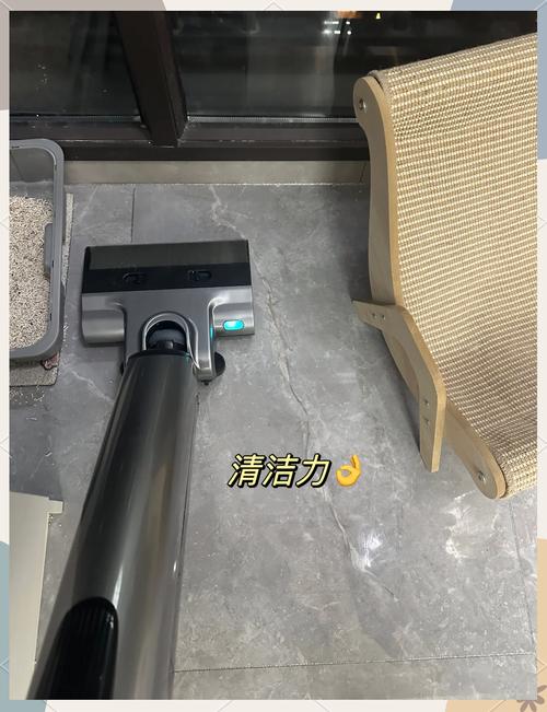 洗地機(jī)vs掃地機(jī),誰更實(shí)用?